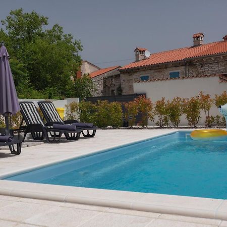 Holiday Home Volta Rakalj Bagian luar foto