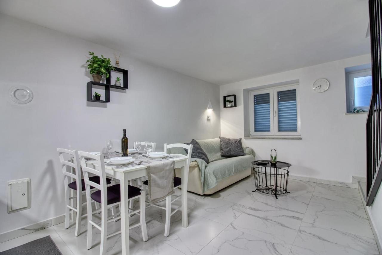 Holiday Home Volta Rakalj Bagian luar foto
